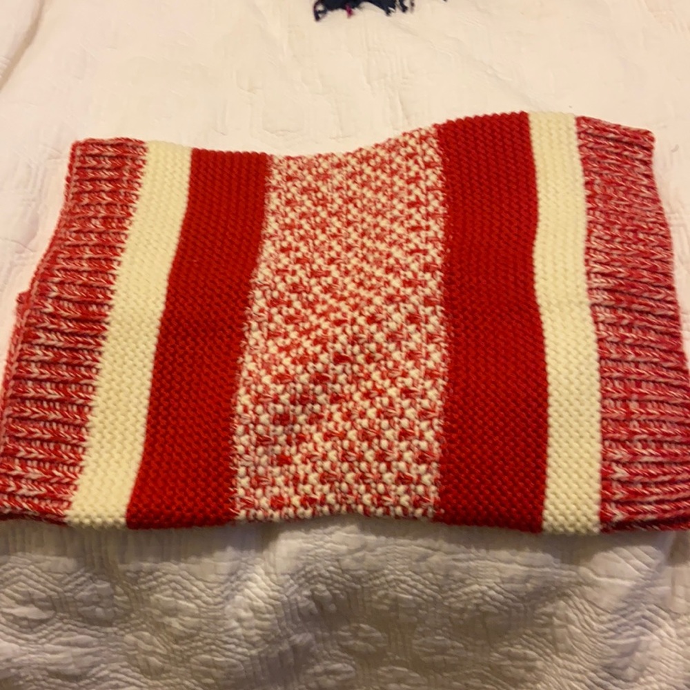 Gap scarf red and cream